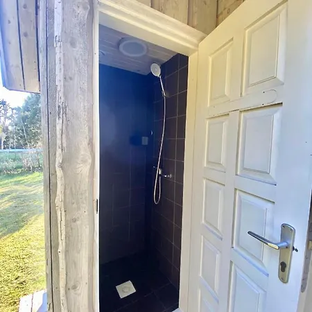 Maenniliiva Puhkemaja * HIIUMAA