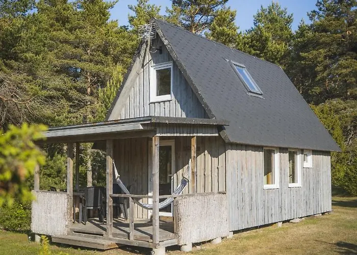 Maenniliiva Puhkemaja بيت للعطل HIIUMAA